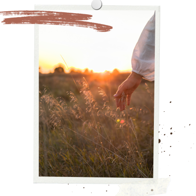 Gray and White Aesthetic Polaroid Photo Frame Your Story (1)